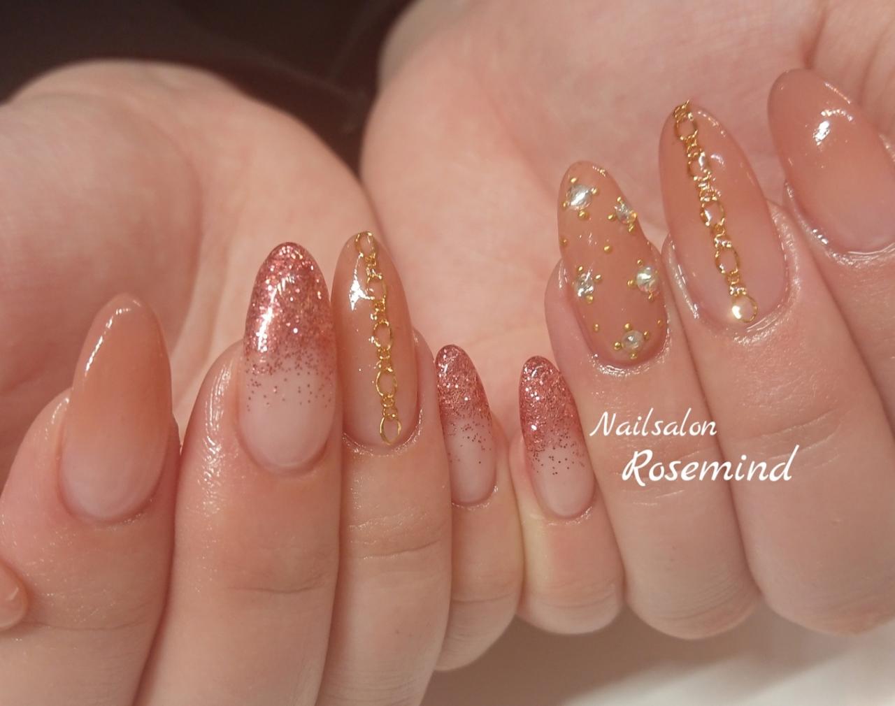 ジェルネイル19 夏ネイル グラデーションネイル チェーン ラメ ベージュ オシャレネイル 阿南市 ネイルサロン Nail Salon Rosemind